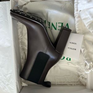 Bottega Veneta 90mm Chelsea Block-Heel Booties